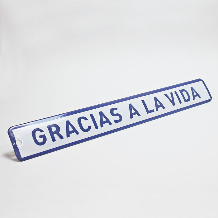 Placa-esmaltada-GRACIAS-A-LA-VIDA---35-x-4.5-cm